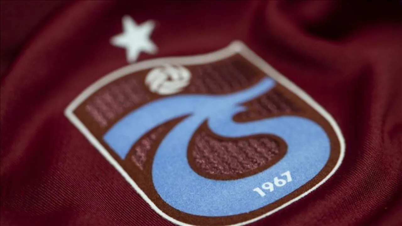 Trabzonspor-TSPOR-50-Milyon-TL8217lik-Kol-Sponsorlugu-Anlasmasi-Imzaladi-featured