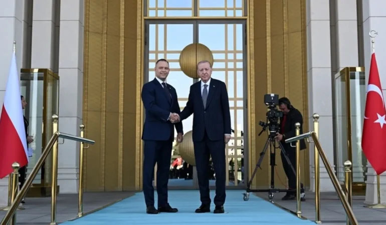 Turkiye-Polonya-Ticaretinde-Hedef-15-Milyar-Dolar-featured