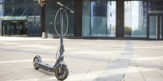 Yunanistan’dan Elektrikli Scooter Düzenlemesi: 1000 Euro Ceza Geliyor