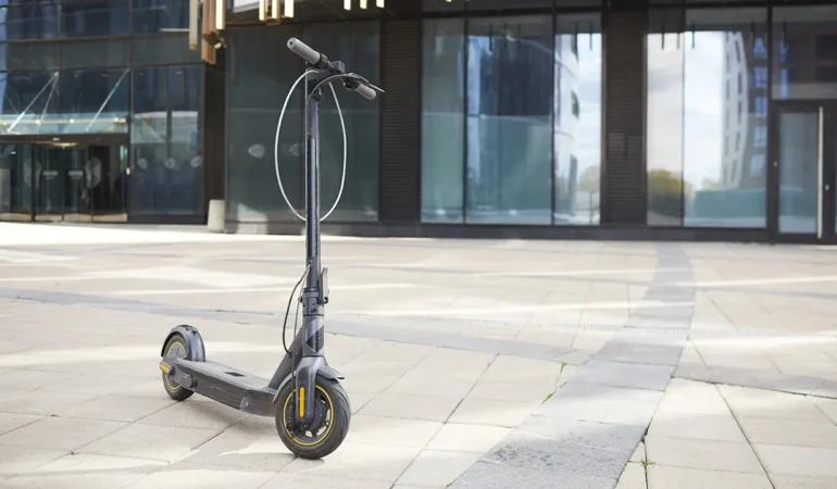 Yunanistan8217dan-Elektrikli-Scooter-Duzenlemesi-1000-Euro-Ceza-Geliyor-featured