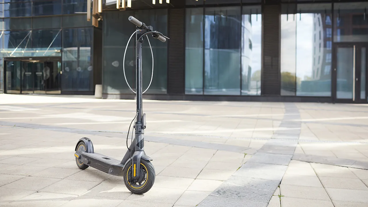 Yunanistan8217dan-Elektrikli-Scooter-Duzenlemesi-1000-Euro-Ceza-Geliyor-featured