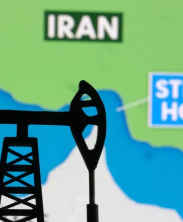 ABD-basininin-gozu-Hurmuz-Bogazi039nda-Iki-abluka-arasinda-petrol-akisi-ne-kadar-oldu-featured