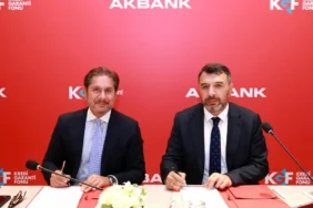 Akbank-ve-KGF039den-KOBIlere-KGF-kredisi-Akbank-Mobil-uzerinden-dakikalar-icinde-ulasabilecek-featured