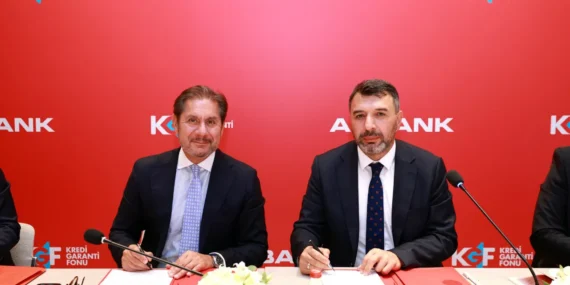 Akbank ve KGF'den KOBİ’lere KGF kredisi: Akbank Mobil üzerinden dakikalar içinde ulaşabilecek