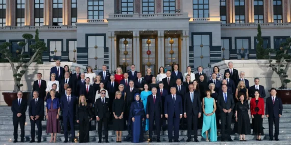 Ankara NATO Liderler Zirvesi'nden aile fotoğrafı: Erdoğan çifti liderlerle aynı karede!