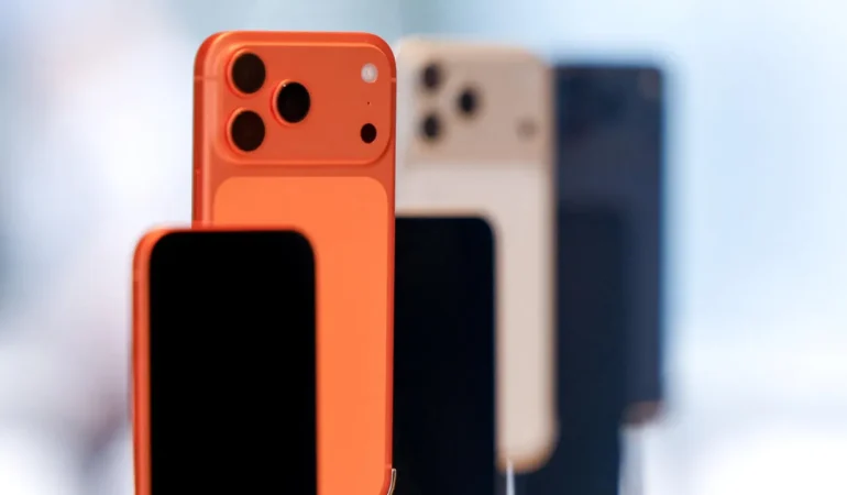 Apple8217dan-Yeni-iPhone-Hamlesi-Katlanabilir-Model-ve-5-Yeni-Cihaz-Geliyor-featured