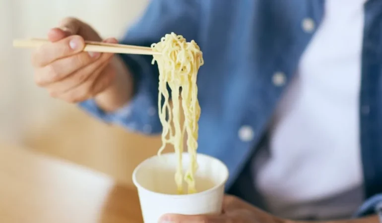 Avrupa8217da-Noodle-Kaynakli-Salmonella-Salgini-14-Ulkede-106-Vaka-featured