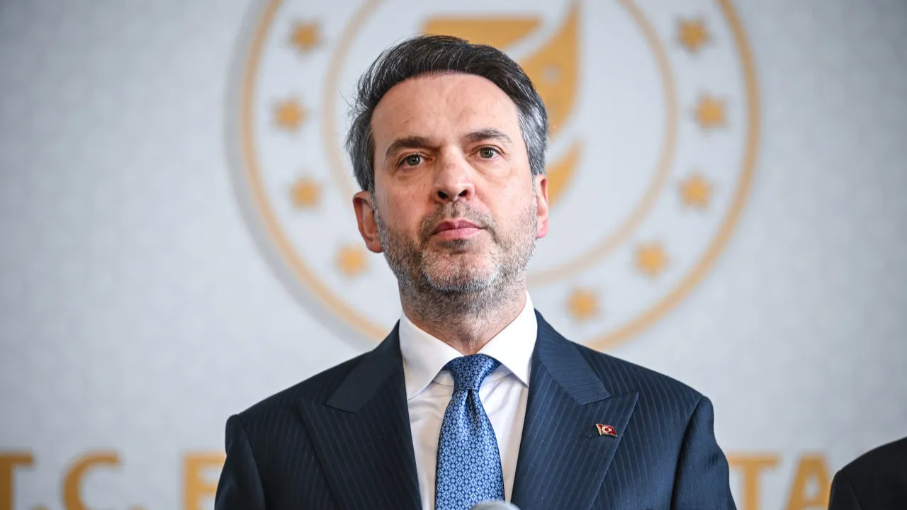Bakan-Bayraktar-acikladi-Turkiye-KKTC-dogalgaz-boru-hatti-icin-yeni-donem-featured