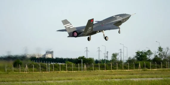 Baykar ve Leonardo dünyaya duyuracak! KIZILELMA ve M-346 aynı görevde