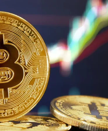 Bitcoin-63.000-Dolarin-Uzerinde-Kritik-Direncler-ve-Fed-Tutanaklari-Odak-Noktasi-featured