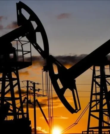 Brent petrolde sert düşüş: Fiyatlar 80 dolar seviyesine geriledi 3 Brent-petrolde-sert-dusus-Fiyatlar-80-dolar-seviyesine-geriledi-featured