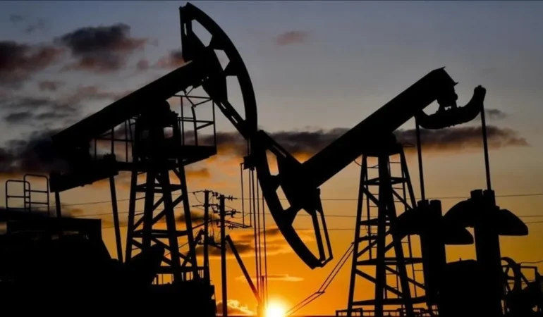 Brent petrolde sert düşüş: Fiyatlar 80 dolar seviyesine geriledi 1 Brent-petrolde-sert-dusus-Fiyatlar-80-dolar-seviyesine-geriledi-featured