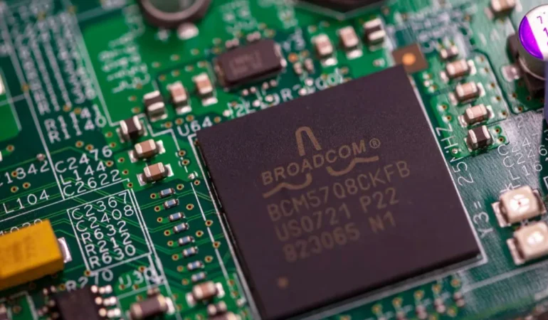 Broadcom-ve-Apple-anlasmasini-2031039e-kadar-uzatti-featured