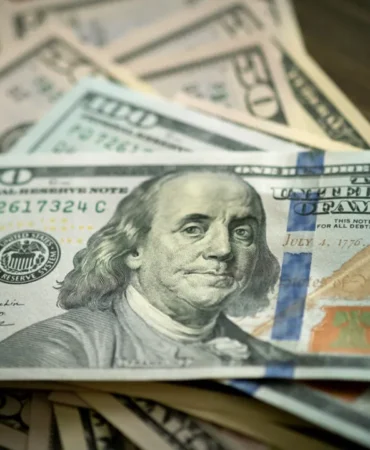 Dolar-jeopolitik-gerilimle-guc-kazandi-featured