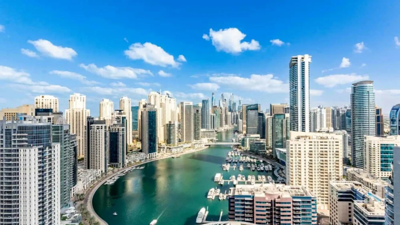 Dubai-turist-cekmek-icin-kesenin-agzini-acti-Misafir-getirene-817-dolar-degerinde-hediye-featured