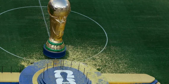 Dünya Kupası'nda FIFA'nın su molası yayıncılara servet kazandırdı!