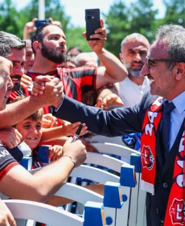 Erzincanspor-Hamdi-Ulukaya8217dan-5-Milyon-Dolarlik-Sponsorluk-Aldi-featured