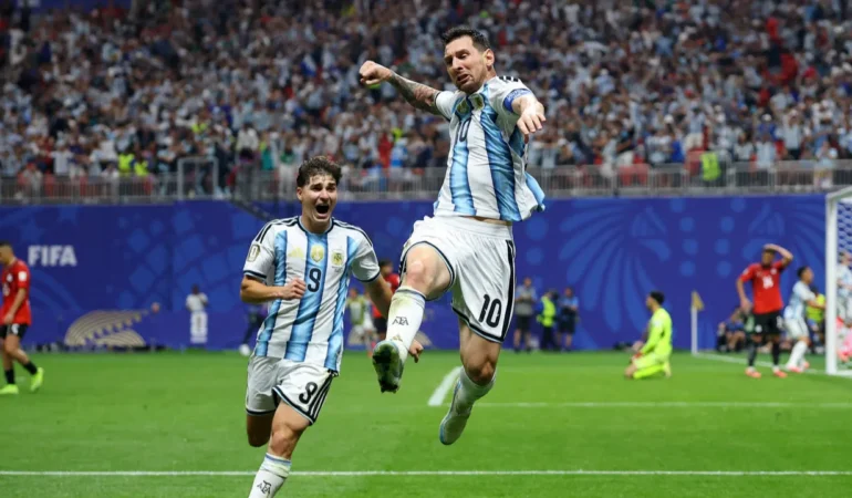 FIFA'dan yeni ticari hamle: Final maçının çimleri satışa çıkıyor, fiyatı ne kadar olacak? 6 FIFA039dan-yeni-ticari-hamle-Final-macinin-cimleri-satisa-cikiyor-fiyati-ne-kadar-olacak-featured