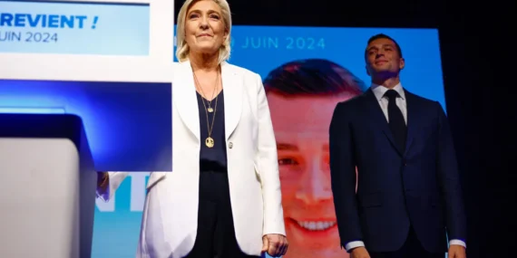 Fransa'da yolsuzluktan suçlu bulunan Le Pen'e 15 ay siyasetten men yasağı verildi