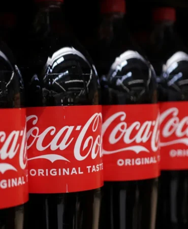 İçecek devi duyurdu: Fabrika kapanıyor, Coca-Cola'da yüzlerce kişi işten çıkarılacak 7 Icecek-devi-duyurdu-Fabrika-kapaniyor-Coca-Cola039da-yuzlerce-kisi-isten-cikarilacak-featured