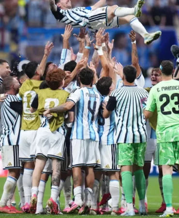 Lionel-Messi-2026-Dunya-Kupasi039nda-tarihe-gecti-Gozyaslarini-tutamadi-featured