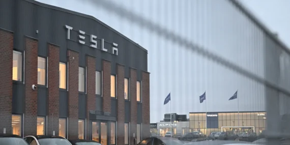 Musk yalanladı ama… Tesla'nın en büyük üretim üssü ayrılacak mı?