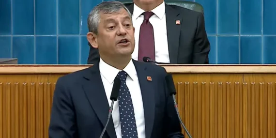 Özgür Özel'den "Yeni partimizi kuruyoruz" mesajı
