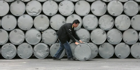 Petrol fiyatları ateşkes beklentisiyle geriledi
