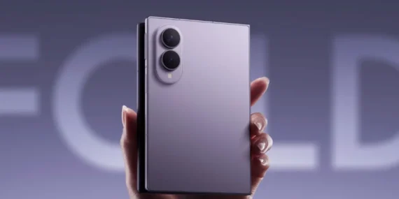 Samsung yeni katlanabilir telefonunu tanıttı: Türkiye fiyatı belli oldu