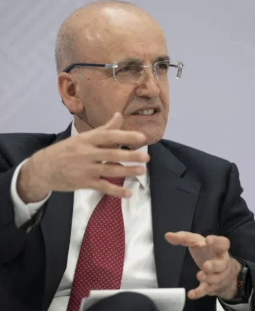 Şimşek: Savaşa rağmen turizm geliri 2025 seviyesini korudu 5 Simsek-Savasa-ragmen-turizm-geliri-2025-seviyesini-korudu-featured