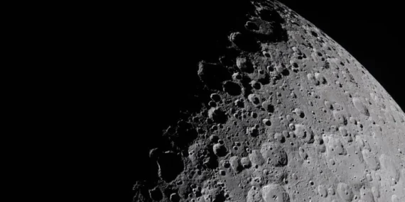 SpaceX roketi Ay'a çarpacak: Saatte 8 bin 700 kilometre hızla geliyor