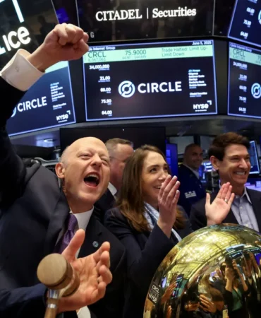Stablecoin ihraççısı Circle, bankacılık iznini aldı: Hisse senetleri sert yükseldi 9 Stablecoin-ihraccisi-Circle-bankacilik-iznini-aldi-Hisse-senetleri-sert-yukseldi-featured