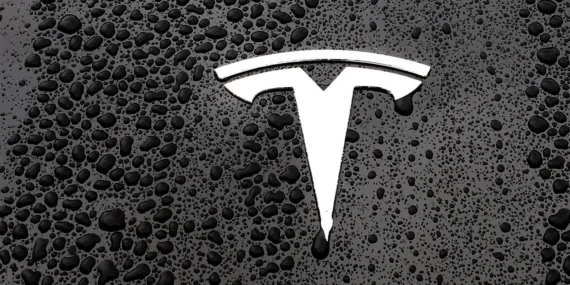 Tesla Hisseleri %7.5 Düştü: Teslimat Rekoru Fiyata Yansımadı