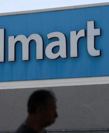 Trump-quotWalmart-fiyatlarinda-buyuk-bir-indirime-gidecekquot-featured