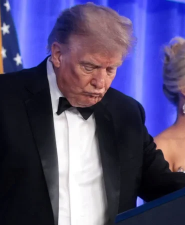 Trump sinirlendi, iddialara yanıt verdi: "İhtiyacımız olandan daha fazlası mevcut" 3 Trump-sinirlendi-iddialara-yanit-verdi-quotIhtiyacimiz-olandan-daha-fazlasi-mevcutquot-featured