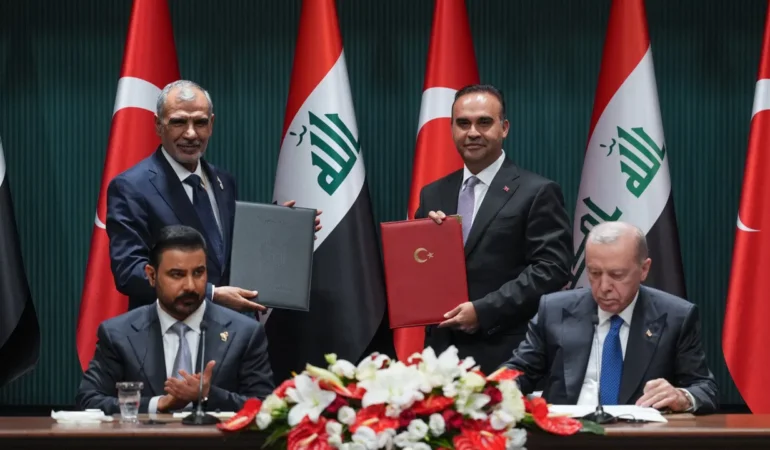 Turkiye-ile-Irak-arasinda-5-anlasma-imzalandi-Egitim-ulastirma-ve-sanayide-yeni-donem-featured