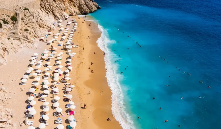 Türkiye'nin turizm geliri ikinci çeyrekte geriledi! Ziyaretçi sayısı yüzde 5,1 düştü 1 Turkiye039nin-turizm-geliri-ikinci-ceyrekte-geriledi-Ziyaretci-sayisi-yuzde-51-dustu-featured