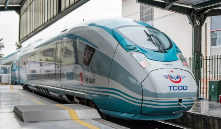 Türkiye'de Hızlı Tren Ağı: 2053 Hedefiyle 48 Saatte Seyahat 6 Turkiye8217de-Hizli-Tren-Agi-2053-Hedefiyle-48-Saatte-Seyahat-featured