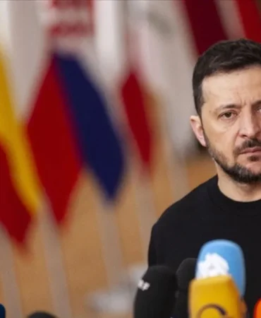Ukrayna8217da-Siyasi-Donusum-Zelenskiy-Kabineyi-Yeniden-Yapilandiriyor-featured