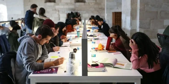 Üniversiteyi kazananlara 13 bin 750 TL destek: Başvuru şartları açıklandı