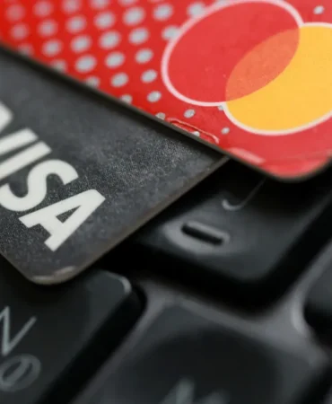Visa'da dev küçülme: 2.600 kişi işten çıkarılacak 7 Visa039da-dev-kuculme-2.600-kisi-isten-cikarilacak-featured