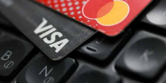 Visa'da dev küçülme: 2.600 kişi işten çıkarılacak