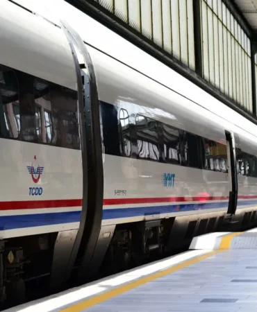 YHT hattında yeni dönem: Ankara-İstanbul yolculuğu 4 saatin altına inecek 9 YHT-hattinda-yeni-donem-Ankara-Istanbul-yolculugu-4-saatin-altina-inecek-featured