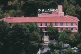 Alarko Holding'den kritik ortaklık kararı: Carrier'ın tüm hisselerini devralıyor 3 Alarko-Holding039den-kritik-ortaklik-karari-Carrier039in-tum-hisselerini-devraliyor-featured