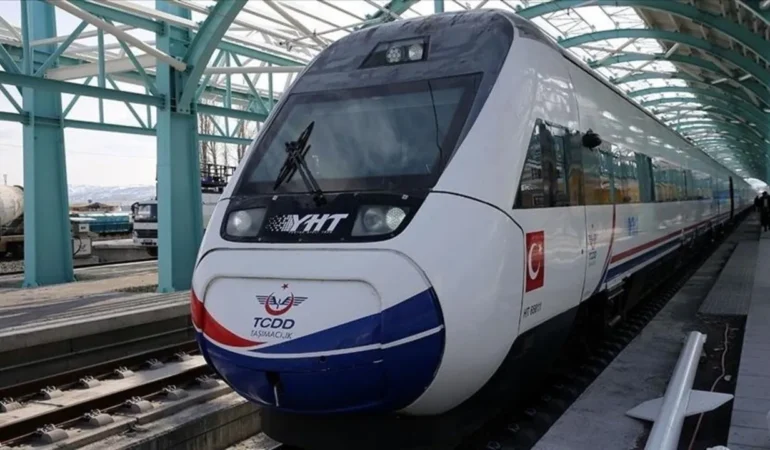Bakan-duyurdu-Ankara-Kayseri-arasi-1-saat-45-dakikaya-inecek-featured