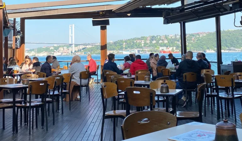 Çocukların sütü adisyona eklendi: Tarihi işletmeye 51 bin 649 TL ceza 6 Cocuklarin-sutu-adisyona-eklendi-Tarihi-isletmeye-51-bin-649-TL-ceza-featured