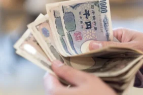 Dolar/Yen 160'a Yaklaştı: Faiz Artırımı Sinyali mi? 1 DolarYen-1608217a-Yaklasti-Faiz-Artirimi-Sinyali-mi-featured