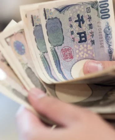 Dolar/Yen 160'a Yaklaştı: Faiz Artırımı Sinyali mi? 3 DolarYen-1608217a-Yaklasti-Faiz-Artirimi-Sinyali-mi-featured