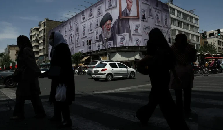 Iran-Ekonomik-Krizi-Halk-Mikro-Kredilerle-Ayakta-featured