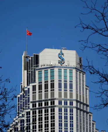 İş Bankası'nda bayrak değişimi: Genel Müdür Hakan Aran görevinden ayrılıyor 4 Is-Bankasi039nda-bayrak-degisimi-Genel-Mudur-Hakan-Aran-gorevinden-ayriliyor-featured